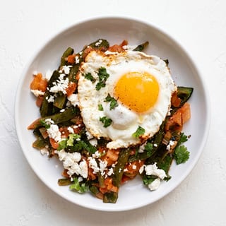 Rajas y Huevos / Eggs with Roasted Poblano Strips